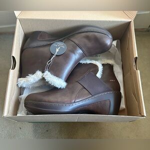 Jambu JBU Mila Brown Fur-Trimmed Ankle Booties